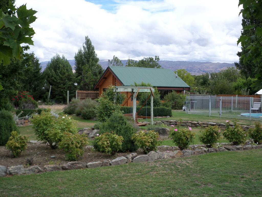 Central Chalets Ltd Александра Экстерьер фото