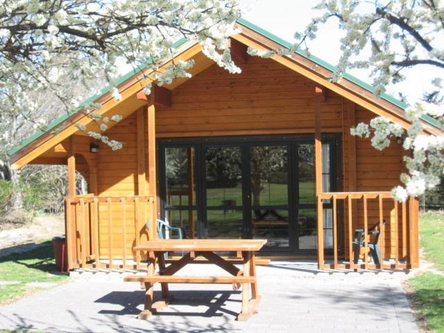 Central Chalets Ltd Александра Экстерьер фото