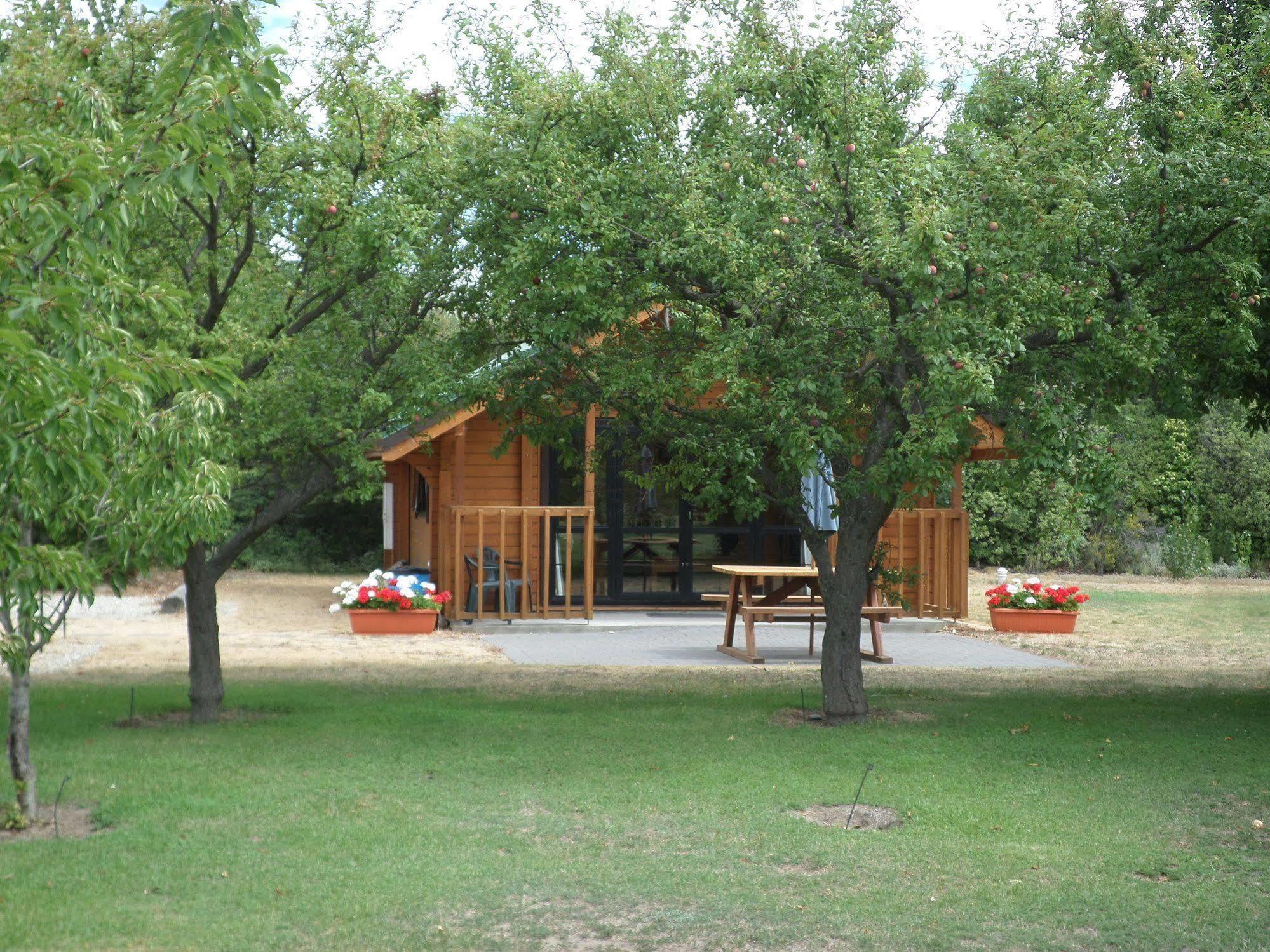 Central Chalets Ltd Александра Экстерьер фото
